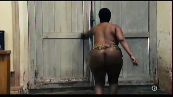 Milf Jepun yang mendesis atikah suhaimi video lucah Luna Akasaka memberikan kepala kepada zakar yang merindui dalam pose 69