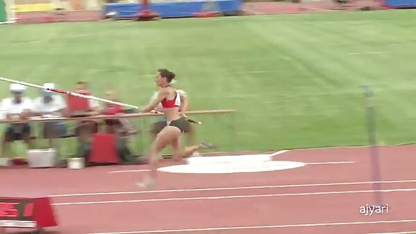 Bosomy Ava lucah bogel Devine dan Sara Jay yang gemuk menikmati seorang lelaki yang sombong