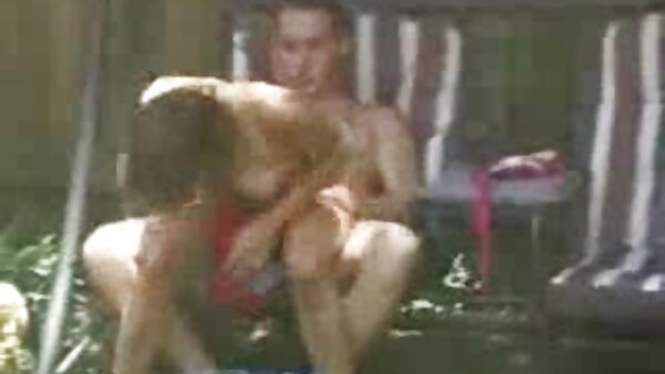 Cantik berambut video lucah paksa perang berambut perang dengan keldai floss mendapat fucked doggy oleh gaffer manja