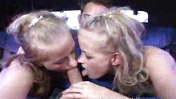 Orang miang video lucah lesbian Charlie Dean bangs diregangkan dubur daripada jalang rampasan Lana Roy