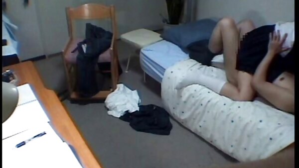 Peniup profesional Arisa Kanno benar-benar terserap dengan menghisap video sangap batang