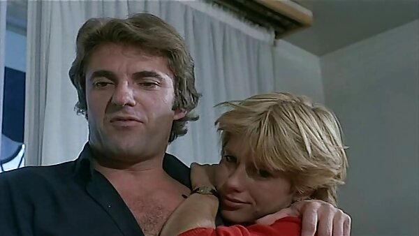 Dua jururawat seksi dalam lateks mendapat lucah budak fucked oleh pesakit keriting mereka