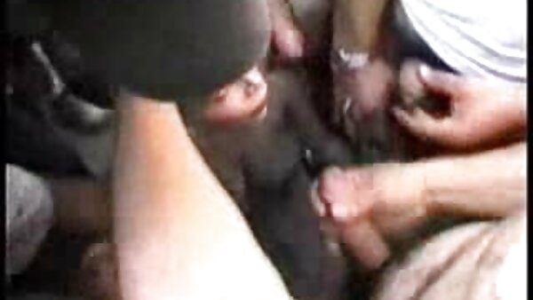 Sexpot eksotik lucah awek tudung dari Honduras bernama Emy Reyes mendahului zakar putih besar